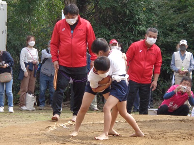 布鎌惣社水神社の奉納相撲