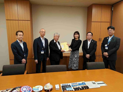 岡野純子衆議院議員へ要望