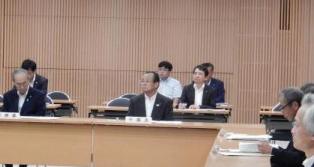 議長会役員会へ出席する今井副議長