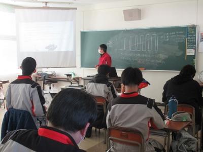 電気自動車特別教育の学科の様子１