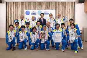 特別全国障害者スポーツ大会「燃ゆる感動かごしま大会」ソフトボール競技優勝 千葉県代表チームによる表敬訪問の様子