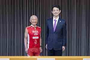 稲田　弘選手表敬訪問の様子