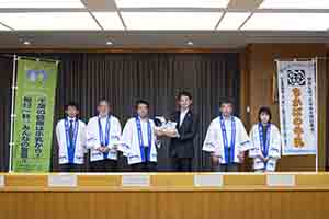 千葉県酪農農業協同組合連合会の表敬訪問の様子