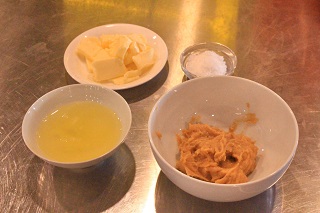クリーム材料