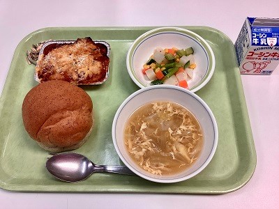 給食の写真