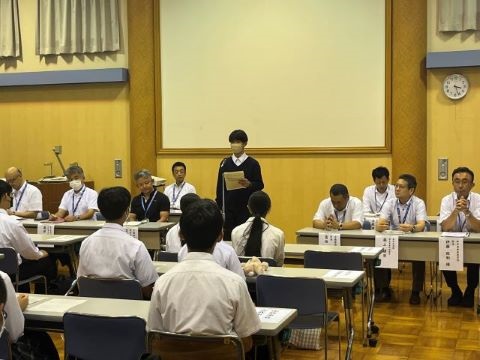 全体会での発表の様子