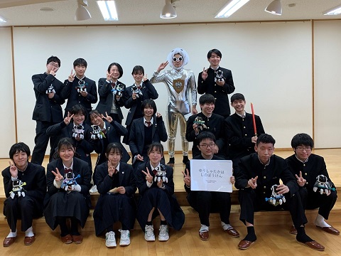 園児たちが分かりやすいように演劇を交えて説明しました