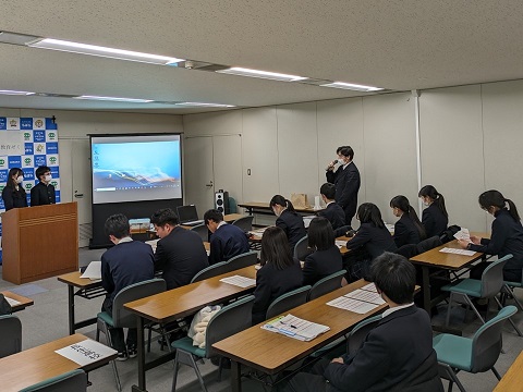 各推進校のプレゼンテーションに対して質疑応答を行いました。