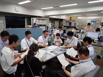 打合せに参加している画像です