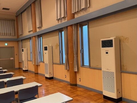 成東高校百周年記念館に新たに設置した空調機器の画像
