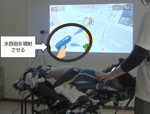 デジリハで水鉄砲ゲームをしている生徒の画像