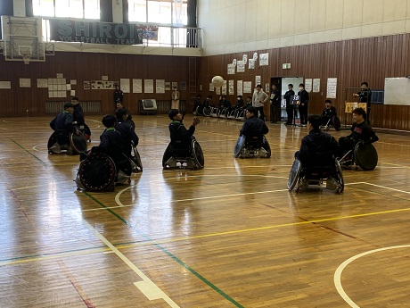 選手と代表生徒による試合風景②