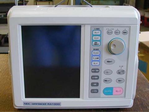 動ひずみ測定装置の外観