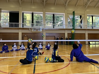 スパイク練習